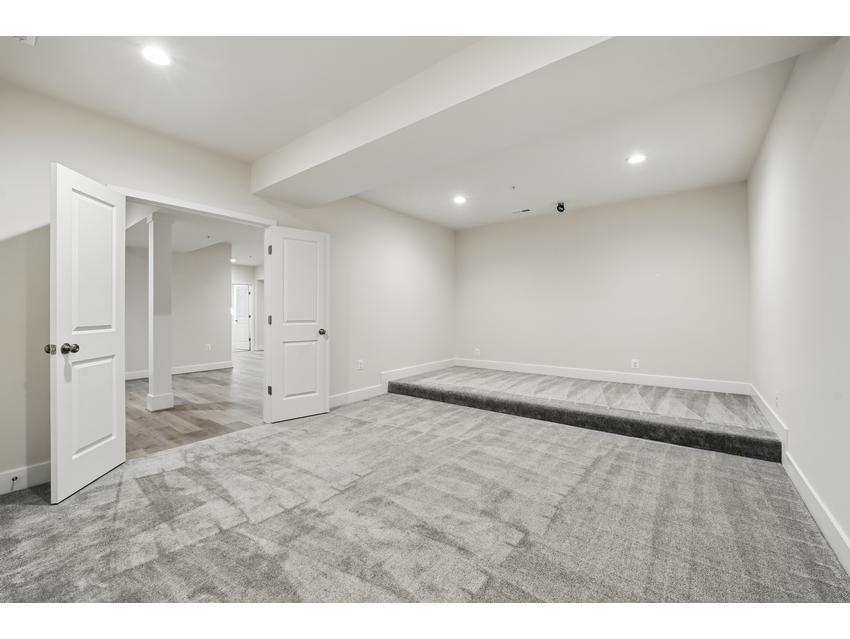 Lancaster Uphill - THREE GENERATIONAL HOME